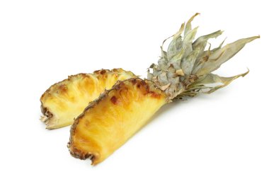 Beyaz arka planda izole edilmiş ızgara ananas..