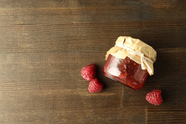 Tarro Mermelada Frambuesa Con Ingredientes Sobre Fondo Madera — Foto de Stock