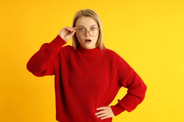 Surprised Girl Sweater Glasses Yellow Background — Stock Photo, Image