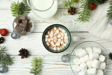 Tahta kaplama kakaolu lezzetli içecek kavramı