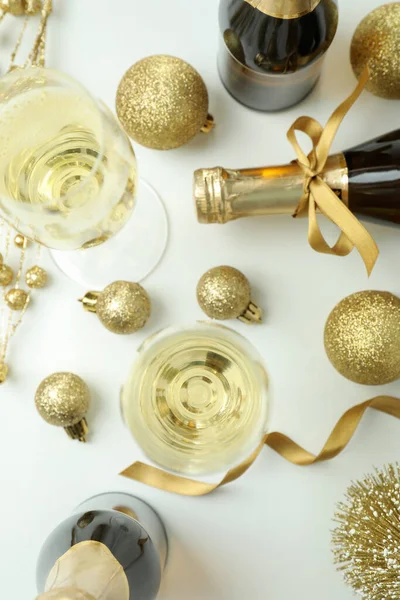 Nyårskoncept Med Champagne Vit Bakgrund — Stockfoto