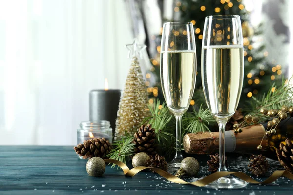 Begreppet Nyårsfirande Med Champagne Träbord — Stockfoto