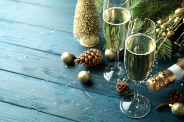 Begreppet Nyårsfirande Med Champagne Träbord — Stockfoto