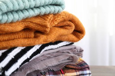 Kış giysileri, yakın çekim ve seçici odaklanma.