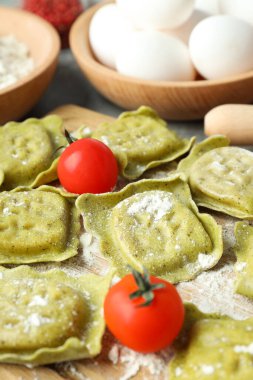Lezzetli ravioli pişirme kavramı, yakın çekim.