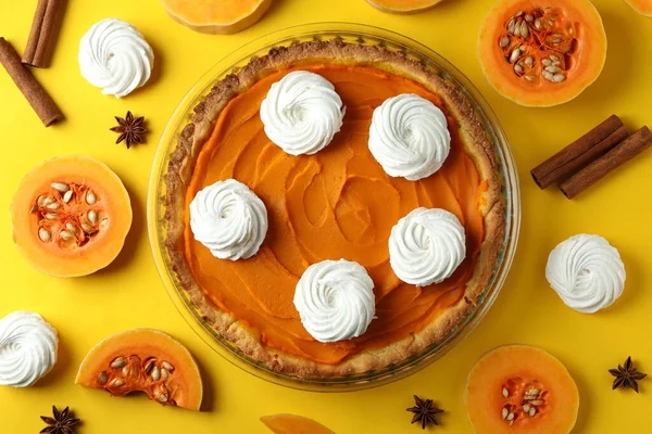 Concept Tasty Food Pumpkin Pie Yellow Background — Stock Photo, Image