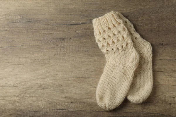 Paar Wollen Sokken Houten Ondergrond — Stockfoto