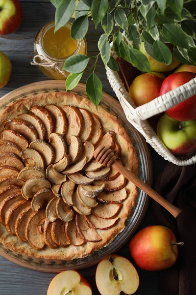 Concept Aliments Savoureux Avec Tarte Aux Pommes Sur Fond Bois — Photo