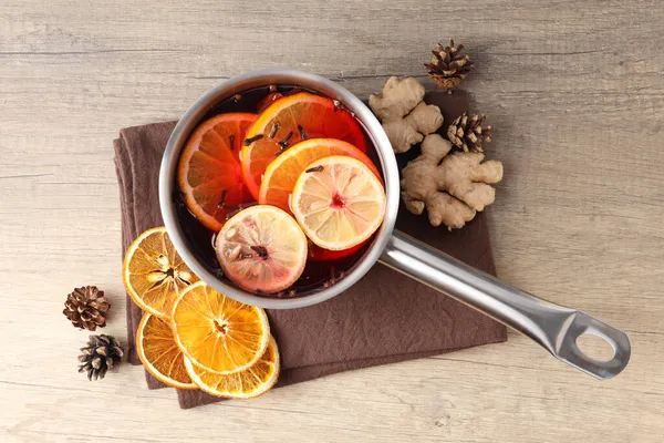 Concept Van Het Koken Van Glühwein Houten Ondergrond — Stockfoto