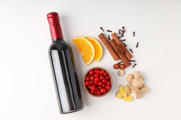 Ingredientes Para Cozinhar Vinho Quente Sobre Fundo Branco — Fotografia de Stock