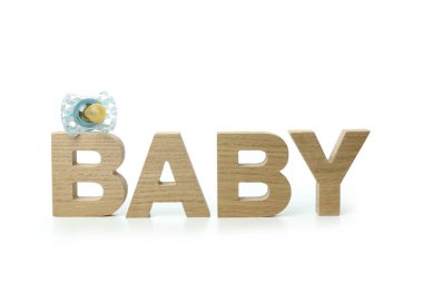 Beyaz arka planda yeniden kullanılabilir bebek bezi olan bebek kıyafetleri kavramı