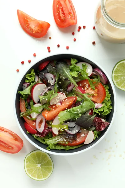 Conceito Comida Saborosa Com Salada Legumes Com Molho Tahini Fundo — Fotografia de Stock