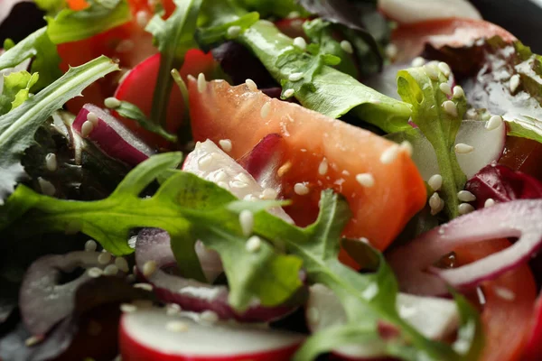 Concepto Sabrosa Comida Con Ensalada Verduras Con Salsa Tahini Por —  Fotos de Stock