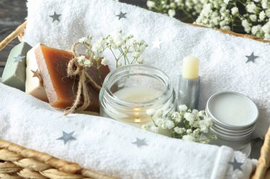 Kozmetik sepetinin hediye konsepti, kapat