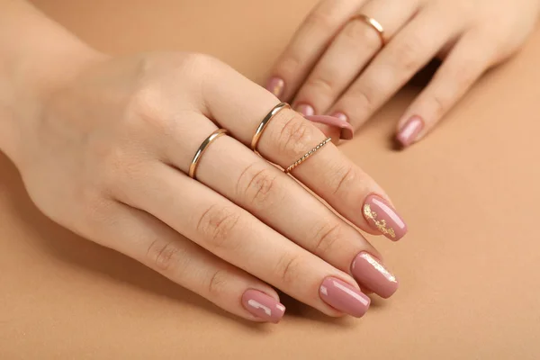 Concetto Cura Delle Mani Sfondo Beige — Foto Stock