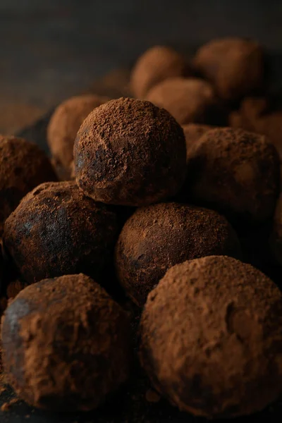 Yer mantarlı tatlı kavramı, yakın plan.