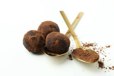 Beyaz arka planda yer mantarlı şekerleme kavramı