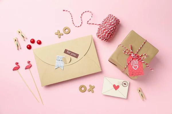 Valentinstag Accessoires Auf Rosa Hintergrund Ansicht Von Oben — Stockfoto