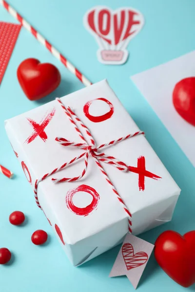 Valentinstag Accessoires Auf Blauem Hintergrund Nahaufnahme — Stockfoto