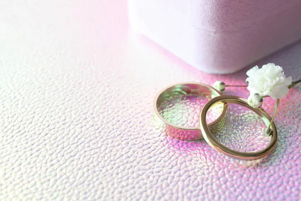 Couple Wedding Rings Textured Background — Stock Photo, Image