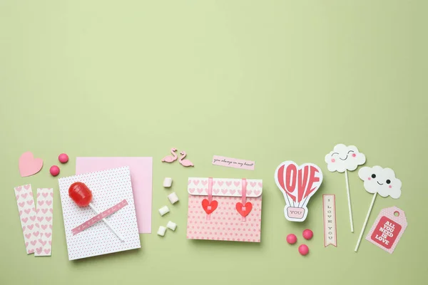 Valentine Day Accessories Green Background Top View — Stock Photo, Image