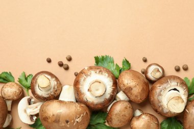 Bej renginde şampiyon olan lezzetli yemek kavramı