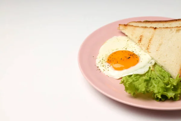 Тарелка Вкусным Завтраком Белом Фоне — стоковое фото