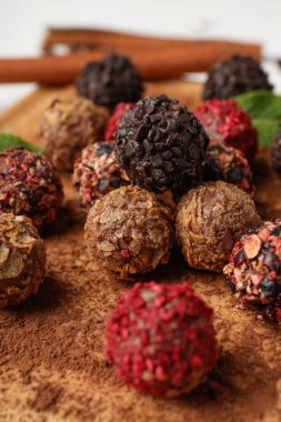 Çikolatalı şeker kavramı, yakın plan.