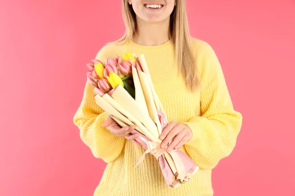Woman Bouquet Flowers Pink Background — Stock fotografie