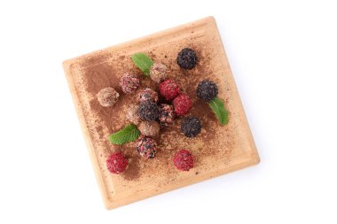 Beyaz arka planda izole edilmiş çikolatalı şeker kavramı