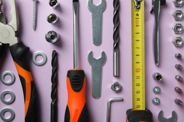 Mor arkaplan üzerinde çalışma araçları, üst görünüm