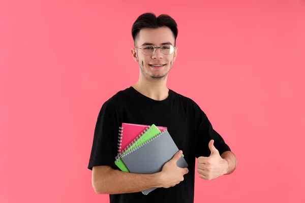 Чоловічий Студент Блокнотами Рожевому Фоні — стокове фото