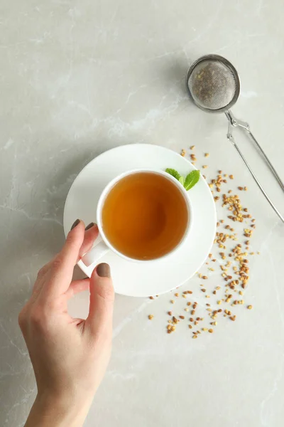 Hafif Desenli Masada Karabuğday Çayı Ile Sıcak Içecek Kavramı — Stok fotoğraf