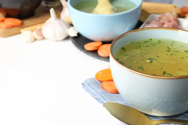 Konsep Makanan Lezat Dengan Sup Ayam Tutup — Stok Foto