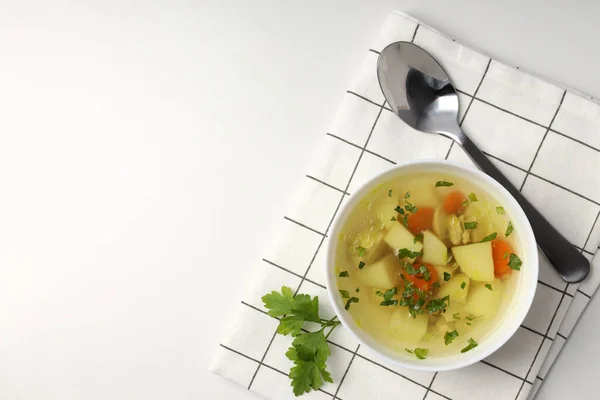 Konsep Makanan Lezat Dengan Sup Ayam Latar Belakang Putih — Stok Foto