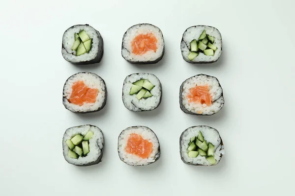 寿司ロール付きのおいしい料理のコンセプト トップビュー — ストック写真