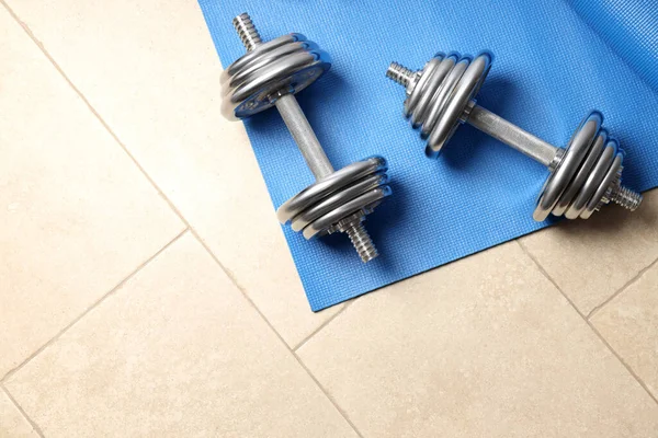 Dumbbells Fitness Mat Floor Space Text — Stock Photo, Image
