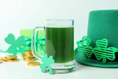 Aziz Patrick Günü için farklı aksesuarlar. Kapatın.