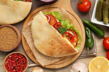 Lezzetli yemek kavramı, tavuklu pide, en iyi manzara.