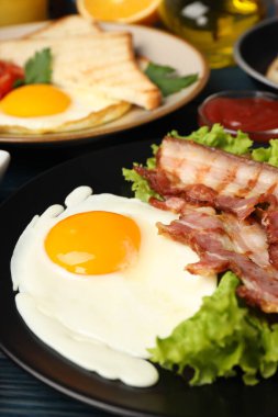 Lezzetli kahvaltı kavramı, yakın çekim ve seçici odaklanma