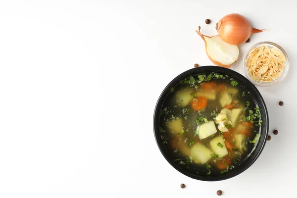 Konsep Makanan Lezat Dengan Sup Ayam Latar Belakang Putih — Stok Foto