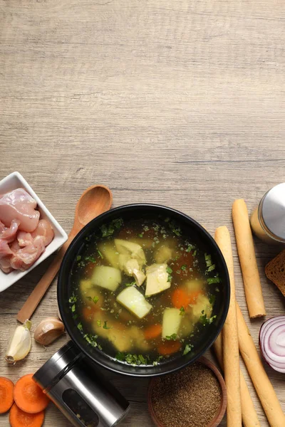 Conceito Cozinhar Sopa Frango Caldo Fundo Madeira — Fotografia de Stock