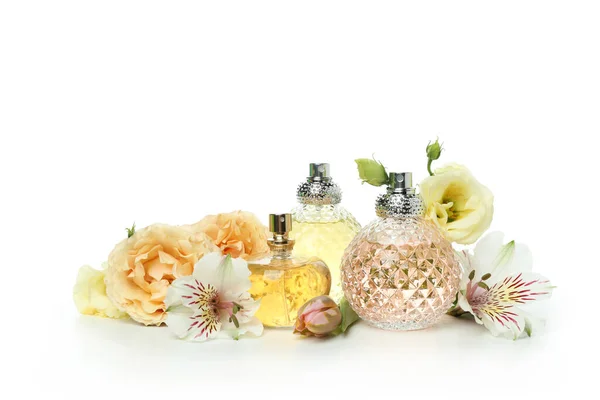 Parfum Perempuan Dan Bahan Bahan Yang Terisolasi Pada Latar Belakang — Stok Foto