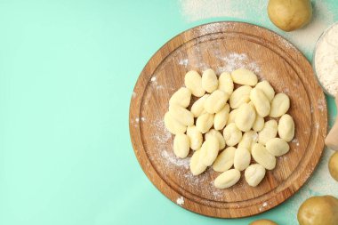 Çiğ patates gnocchi ile pişirme kavramı, metin için alan