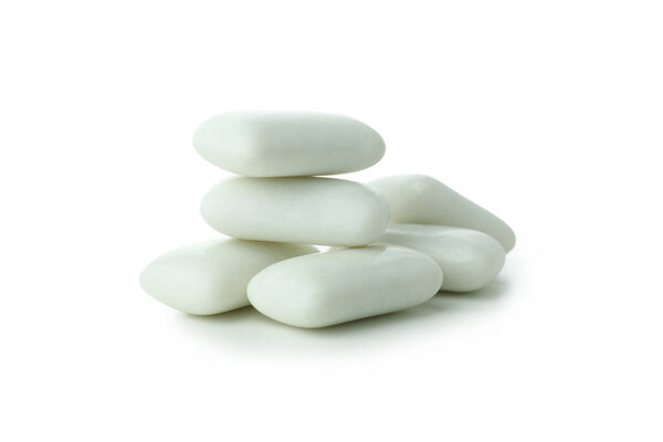 жевательная резинка или жвачка изолированы на белом фоне
