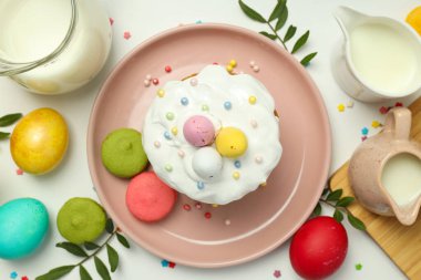 Beyaz arka planda Paskalya yemeği kavramı