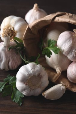 Sarımsaklı pişirme kavramı, yakın çekim.