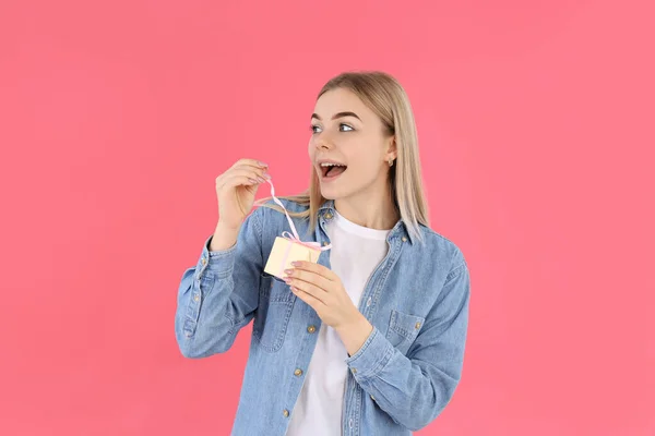 Concepto Del Día Internacional Mujer Con Mujer Joven — Foto de Stock