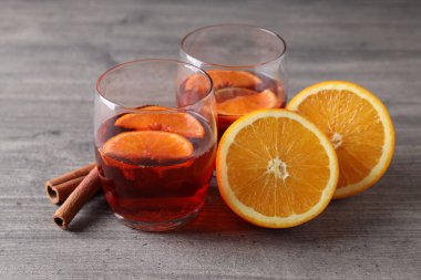 Sangria ile alkollü içecek kavramı, yakın çekim.