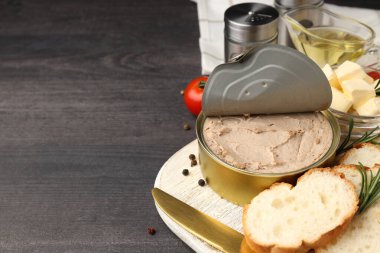 Lezzetli yemekler ve börek kavramı.